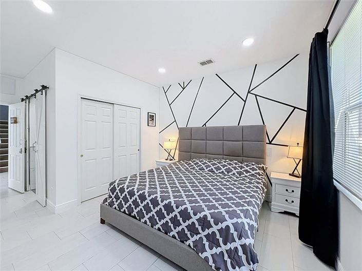 Image No.20-6 Bed House for sale