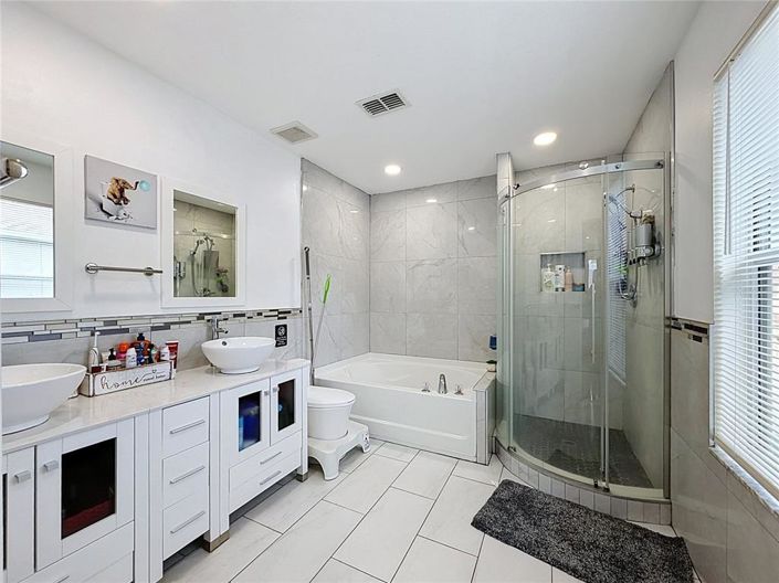 Image No.24-6 Bed House for sale