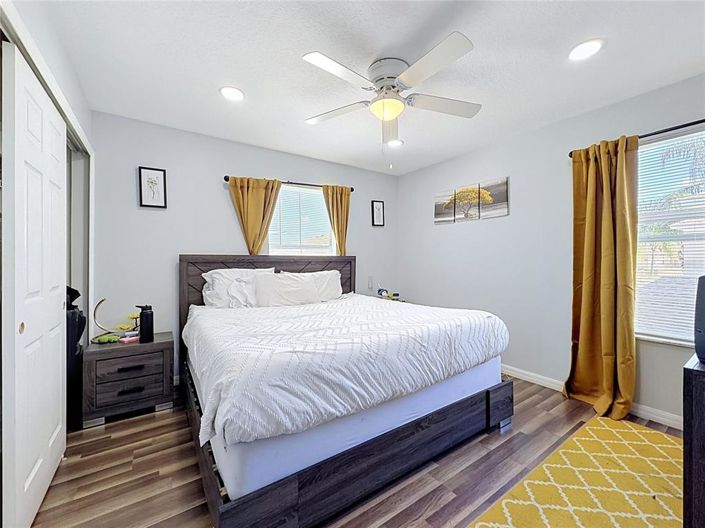 Image No.26-6 Bed House for sale