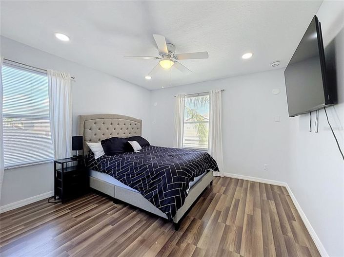 Image No.29-6 Bed House for sale