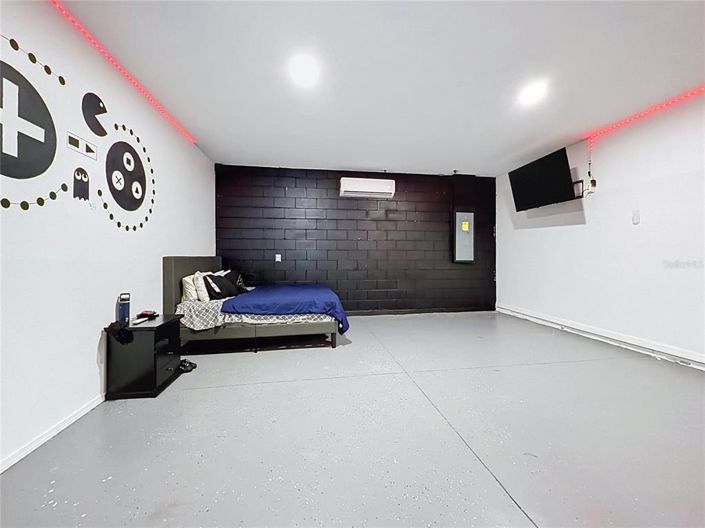 Image No.36-6 Bed House for sale