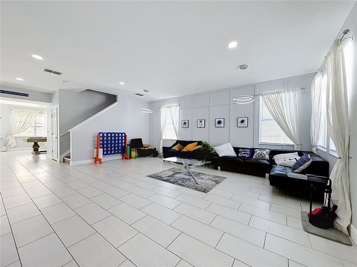Image No.9-6 Bed House for sale