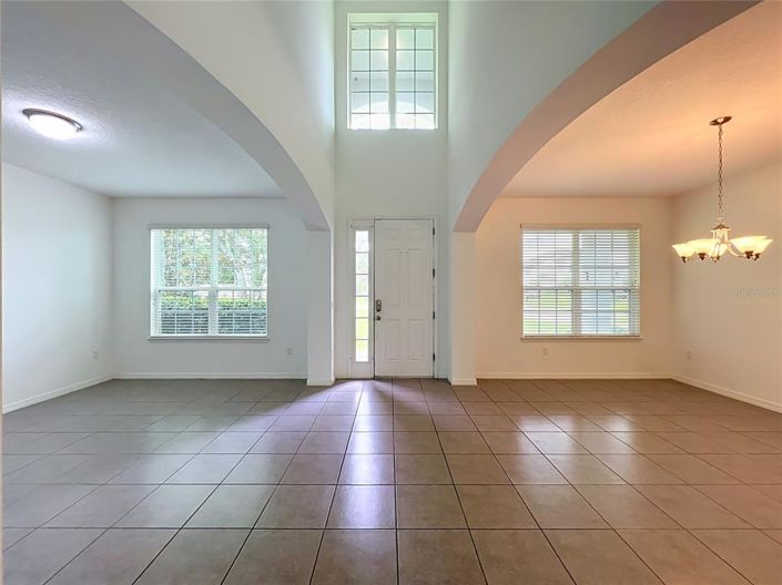 Image No.12-6 Bed House for sale