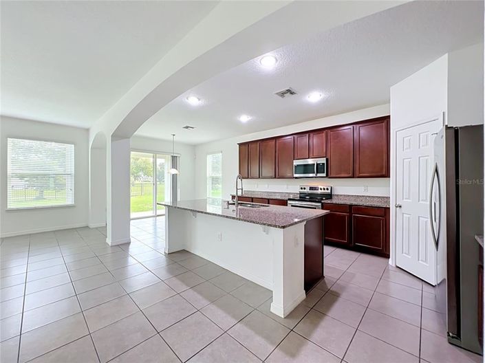 Image No.16-6 Bed House for sale