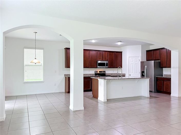 Image No.24-6 Bed House for sale