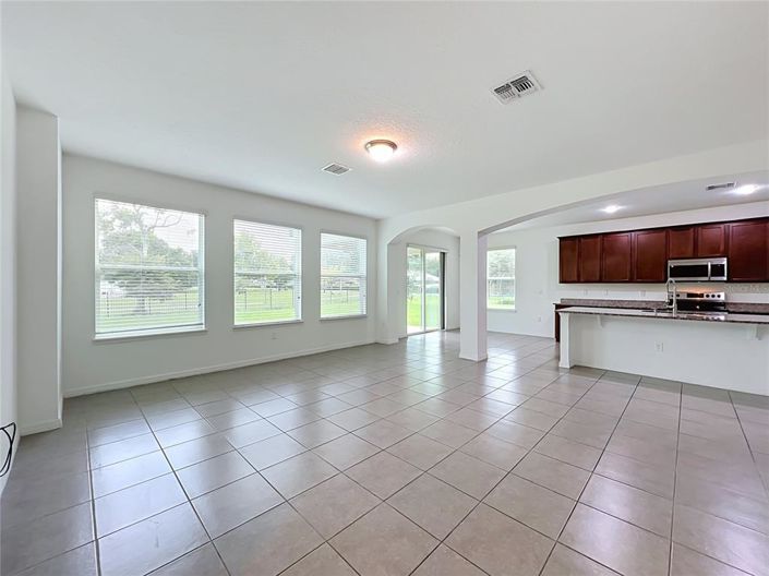 Image No.25-6 Bed House for sale
