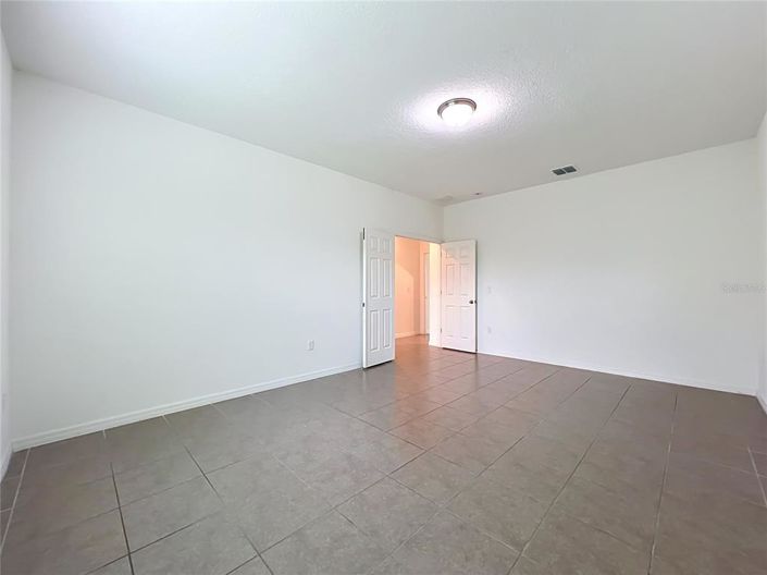 Image No.28-6 Bed House for sale