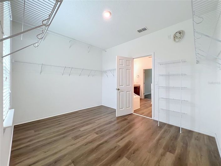 Image No.45-6 Bed House for sale