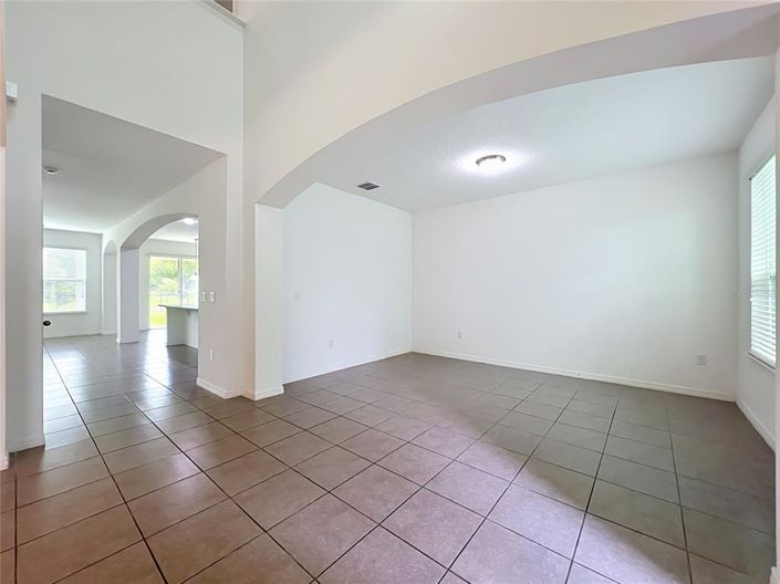 Image No.7-6 Bed House for sale