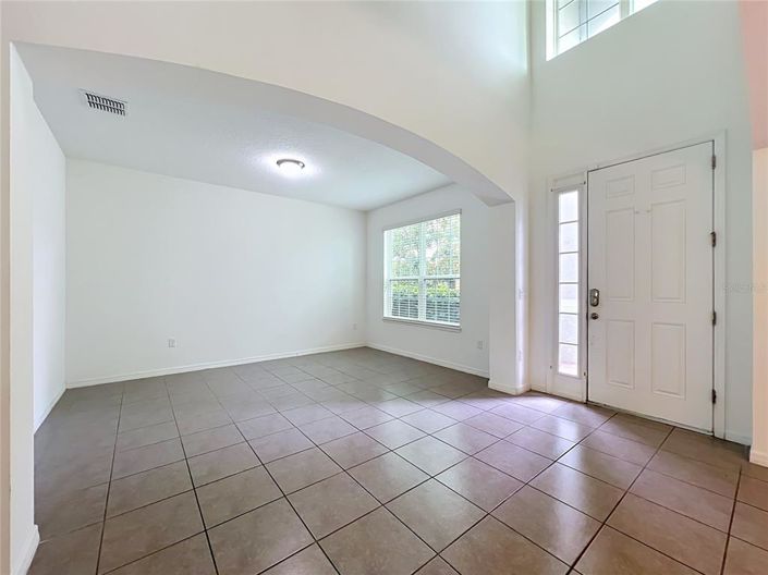 Image No.8-6 Bed House for sale