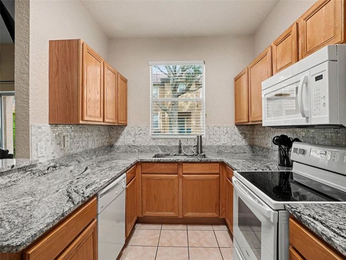 Image No.8-3 Bed Townhouse for sale