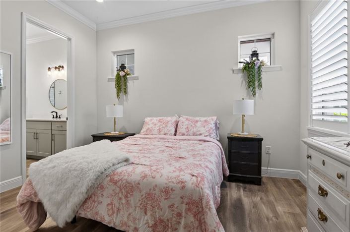 Image No.30-5 Bed House for sale
