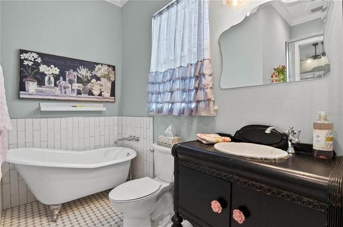 Image No.60-5 Bed House for sale