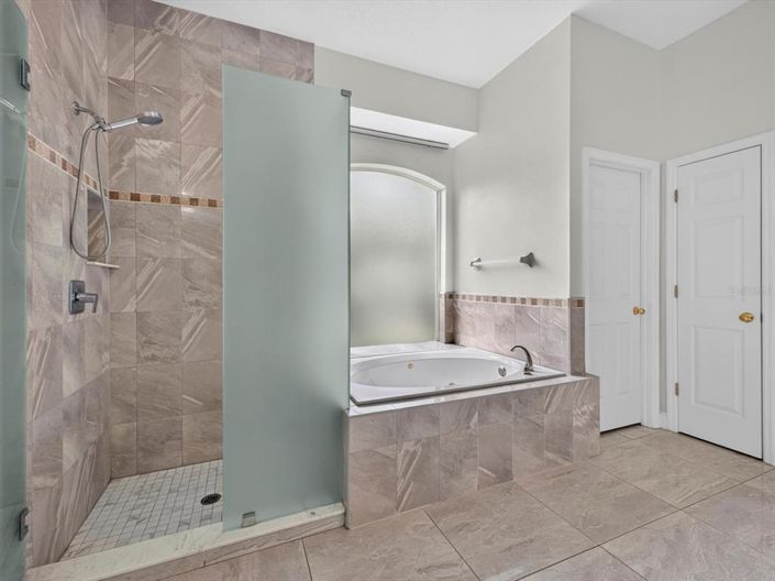 Image No.19-4 Bed House for sale