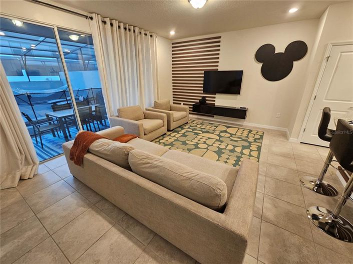 Image No.9-5 Bed Townhouse for sale