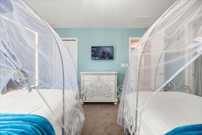 Image No.24-8 Bed House for sale