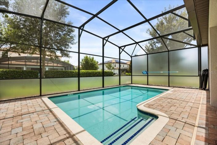 Image No.4-8 Bed House for sale