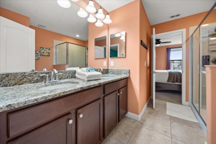 Image No.40-8 Bed House for sale