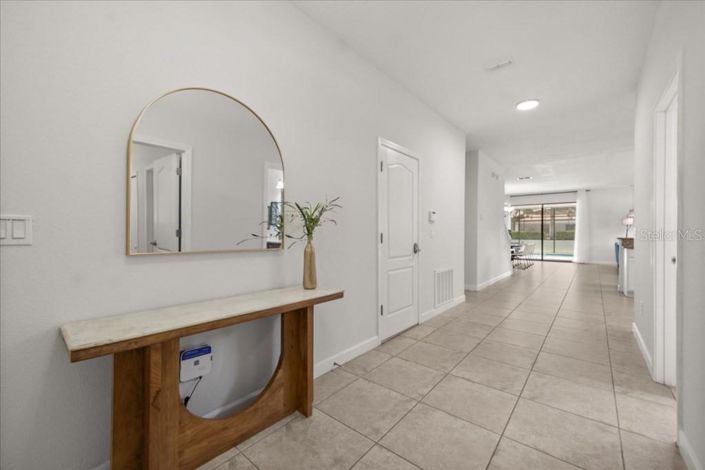 Image No.7-8 Bed House for sale