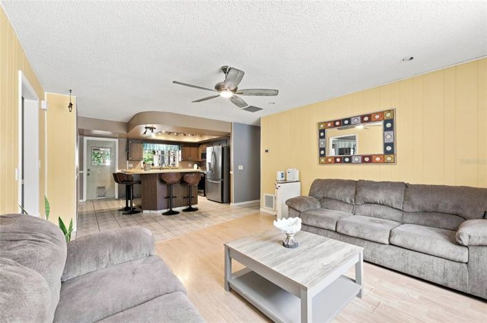 Image No.8-4 Bed House for sale