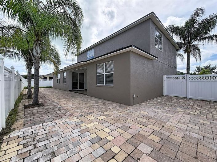 Image No.18-5 Bed House for sale