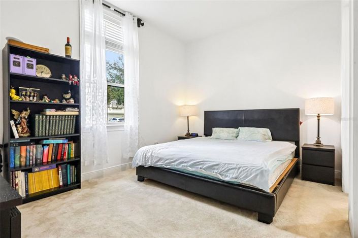 Image No.30-6 Bed House for sale