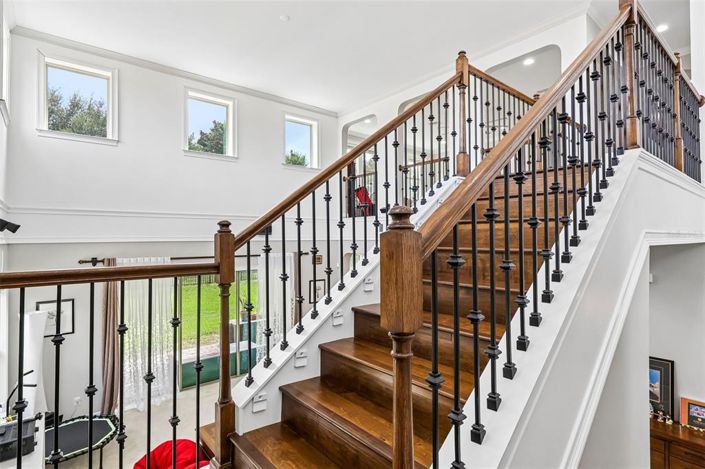 Image No.34-6 Bed House for sale