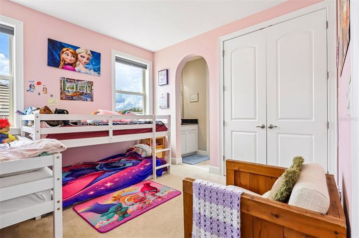 Image No.44-6 Bed House for sale