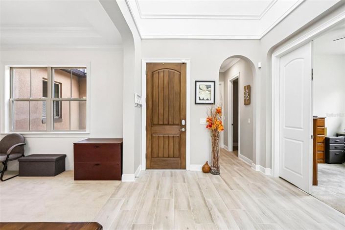 Image No.8-6 Bed House for sale