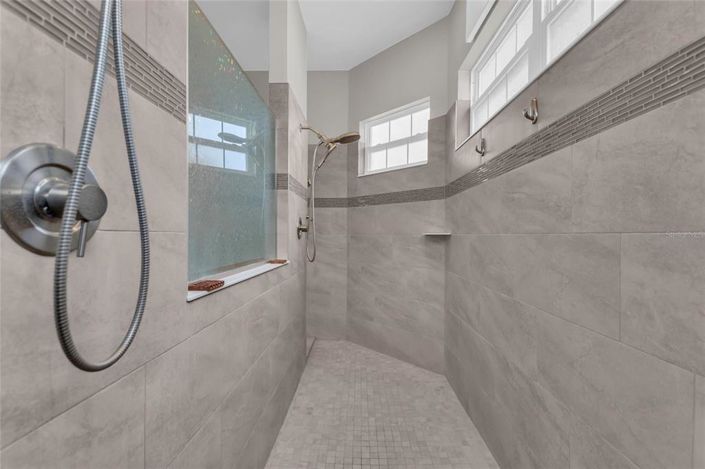 Image No.21-4 Bed House for sale