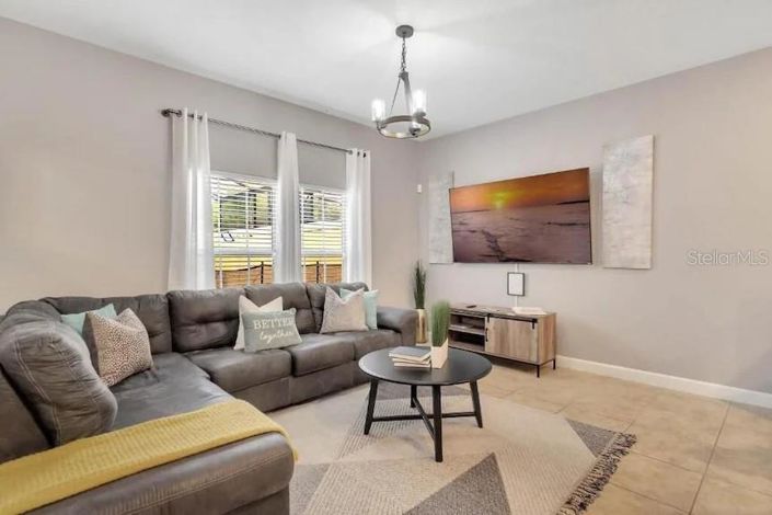 Image No.9-4 Bed Townhouse for sale