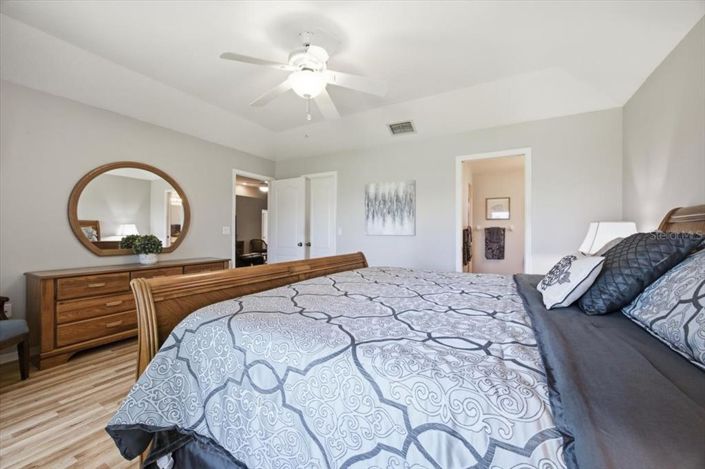 Image No.17-3 Bed House for sale