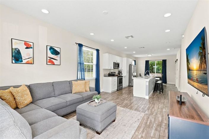 Image No.2-4 Bed Townhouse for sale