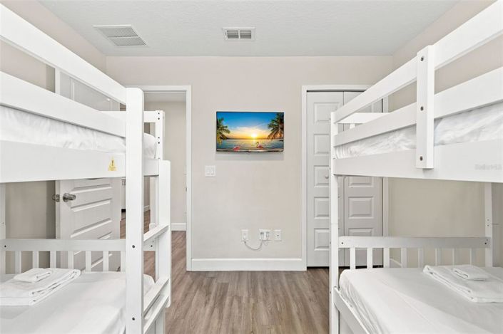 Image No.26-4 Bed Townhouse for sale