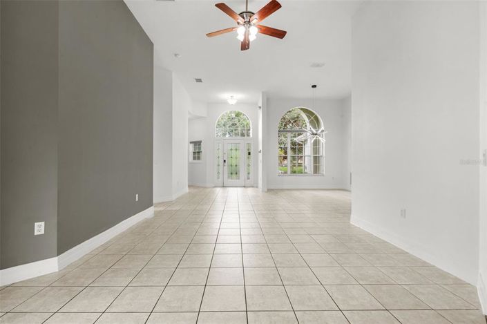 Image No.11-6 Bed House for sale