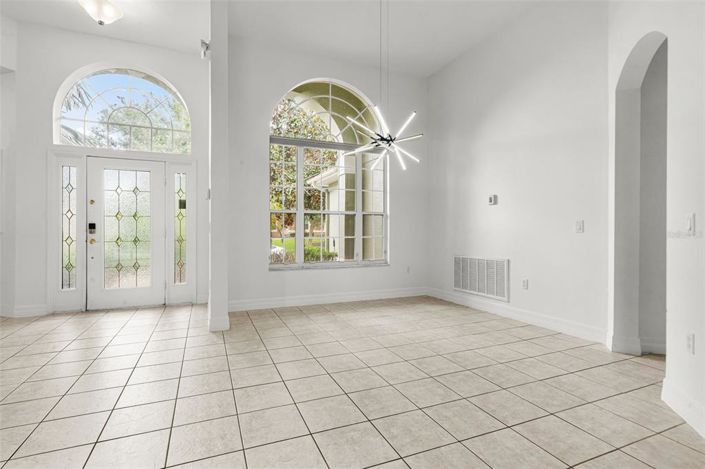 Image No.12-6 Bed House for sale