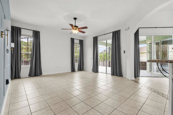Image No.23-6 Bed House for sale