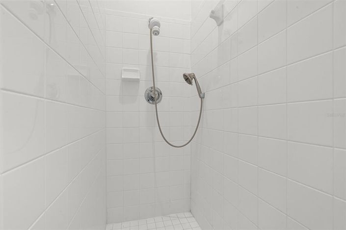 Image No.34-6 Bed House for sale
