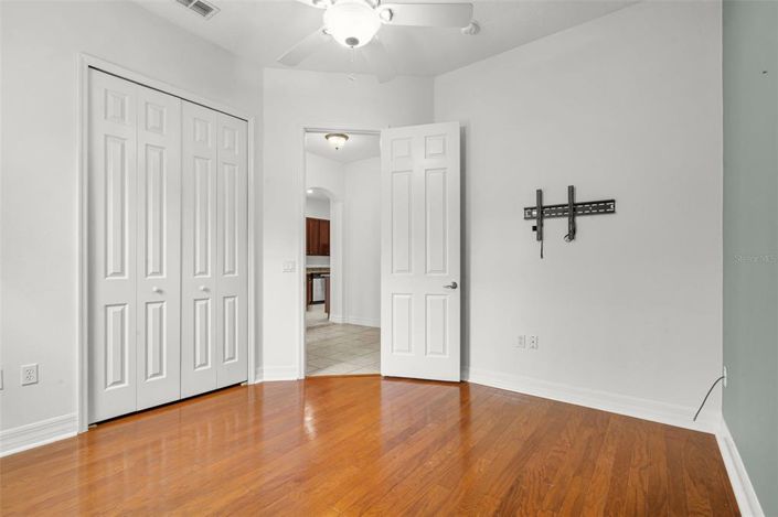 Image No.36-6 Bed House for sale