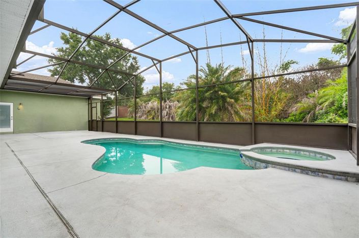 Image No.48-6 Bed House for sale