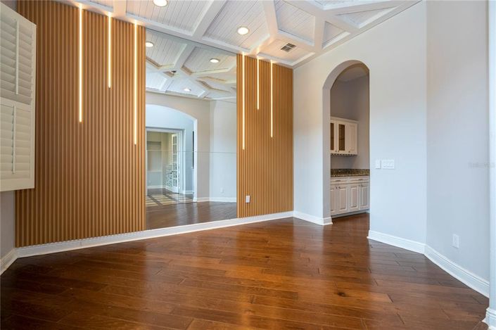 Image No.20-5 Bed House for sale