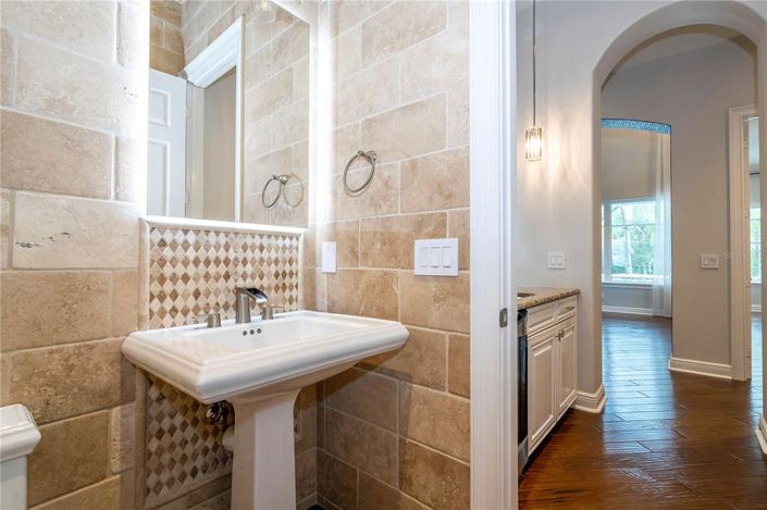 Image No.30-5 Bed House for sale