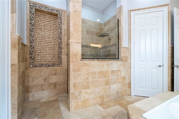 Image No.35-5 Bed House for sale