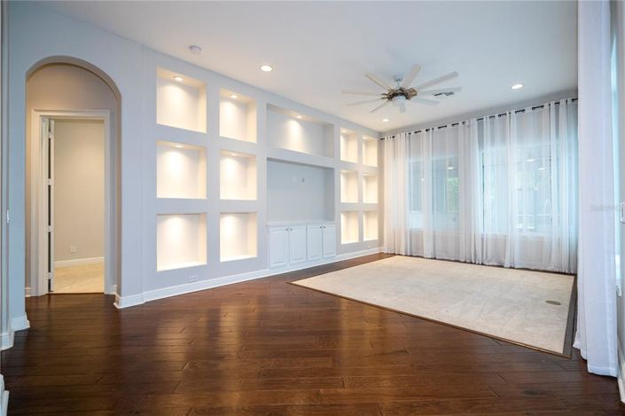 Image No.47-5 Bed House for sale