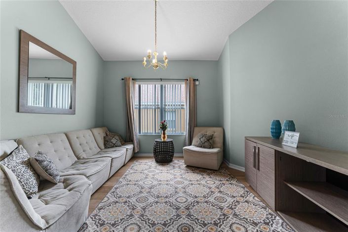 Image No.13-4 Bed House for sale