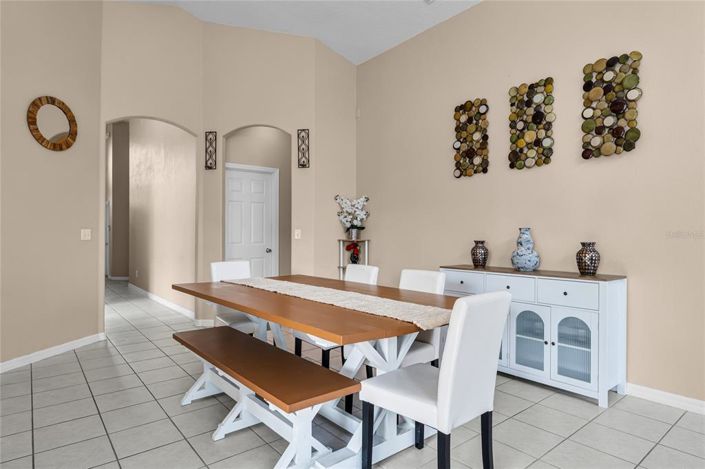 Image No.6-4 Bed House for sale