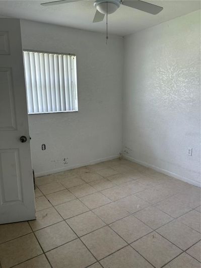 Image No.17-3 Bed House for sale