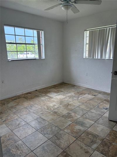 Image No.18-3 Bed House for sale