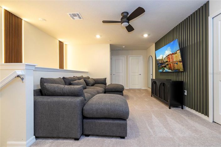Image No.40-5 Bed Townhouse for sale