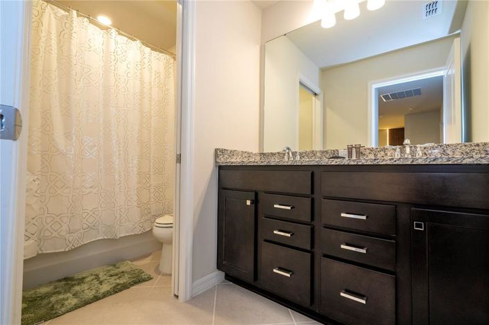Image No.44-5 Bed Townhouse for sale